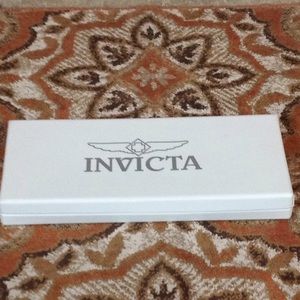 Cleaning out my closet!!!